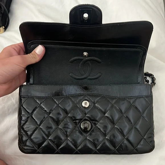 Chanel 1/1 special edition black on black medium flap bag - Picture 2 of 4